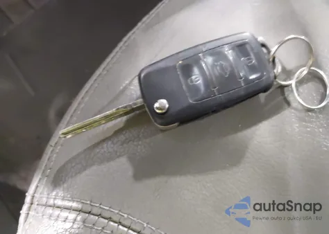 2004 Volkswagen Passat Glx z USA, uszkodzony, nr VIN WVWYH63B24E174284